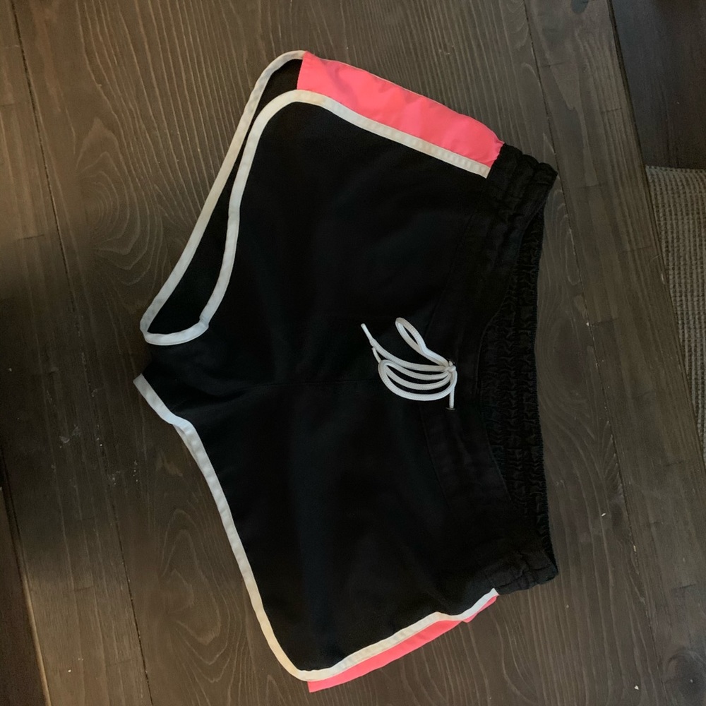 🌺Old Navy size lg black and pink shorts